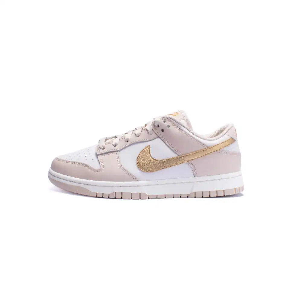 Nike Dunk Low Metallic Gold - DRIP DOS ARTISTAS