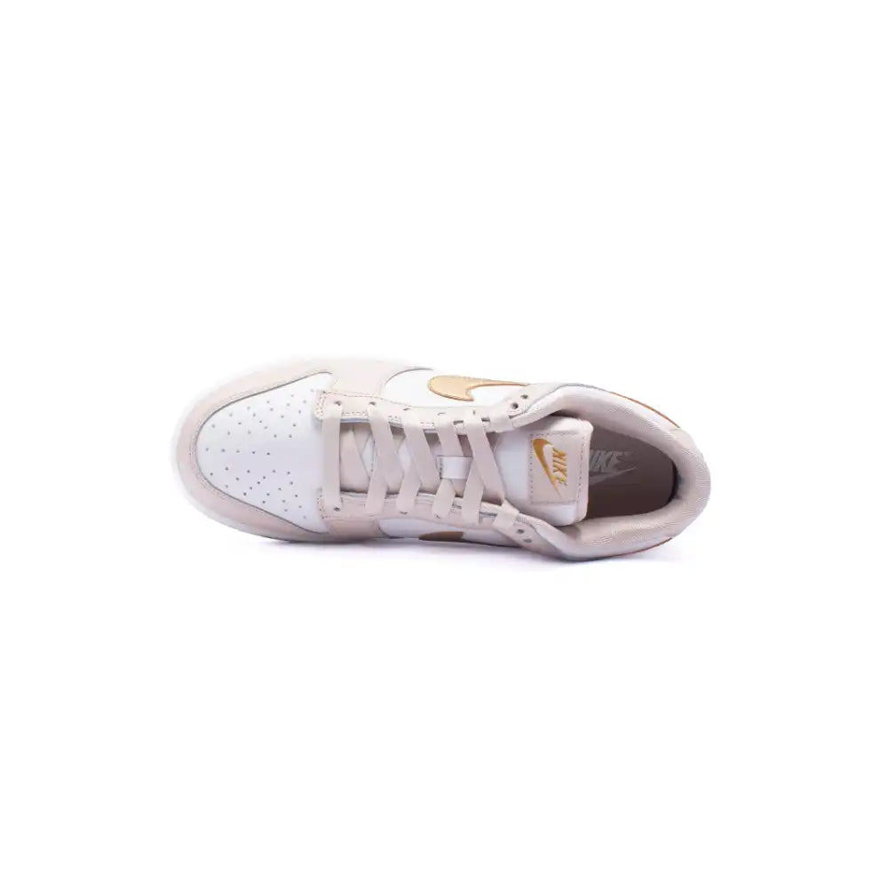 Nike Dunk Low Metallic Gold - DRIP DOS ARTISTAS