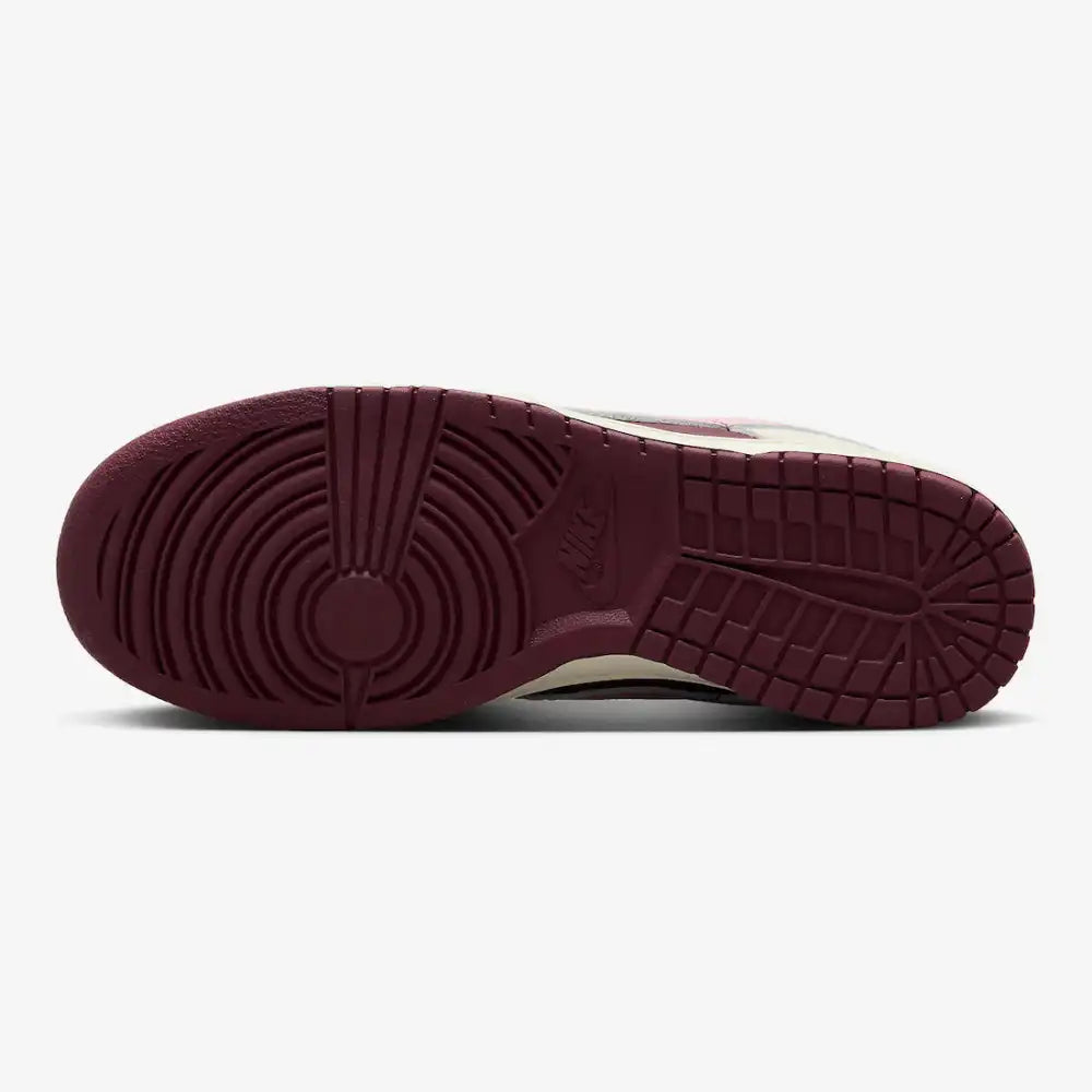 Nike Dunk Low Premium Valentine's Day - DRIP DOS ARTISTAS