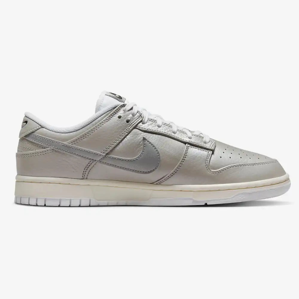 Nike Dunk Low Metallic Silver - DRIP DOS ARTISTAS