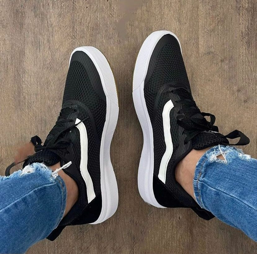 VANS ULTRA RANGE PRETO E BRANCO