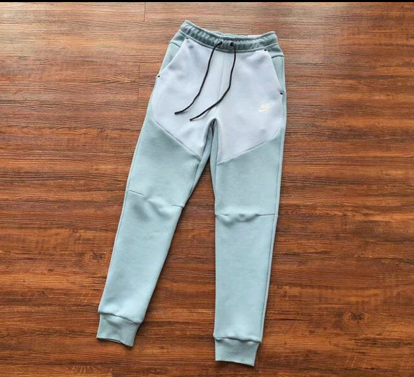 Conjunto Nike Tech Fleece Celestine Blue