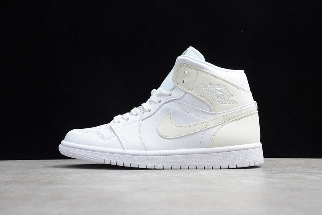 Air Jordan 1 High tripla white