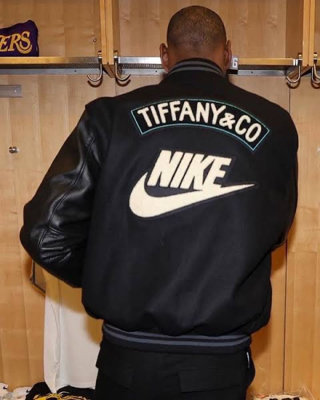 JAQUETA NIKE X TIFFANY - DRIP DOS ARTISTAS