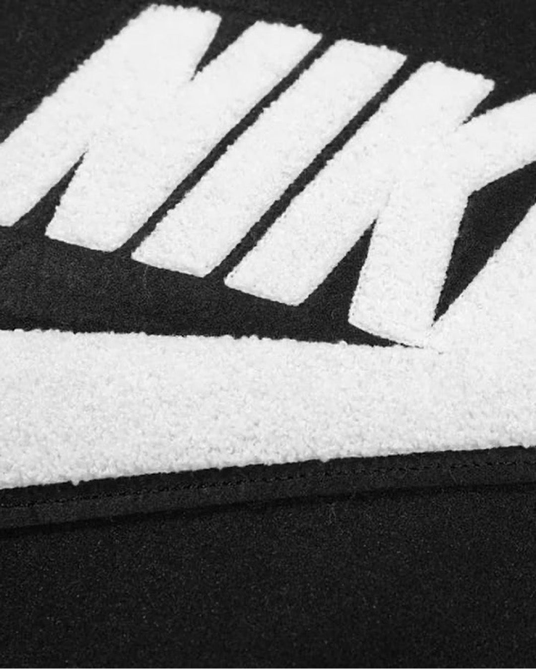 JAQUETA NIKE X TIFFANY - DRIP DOS ARTISTAS