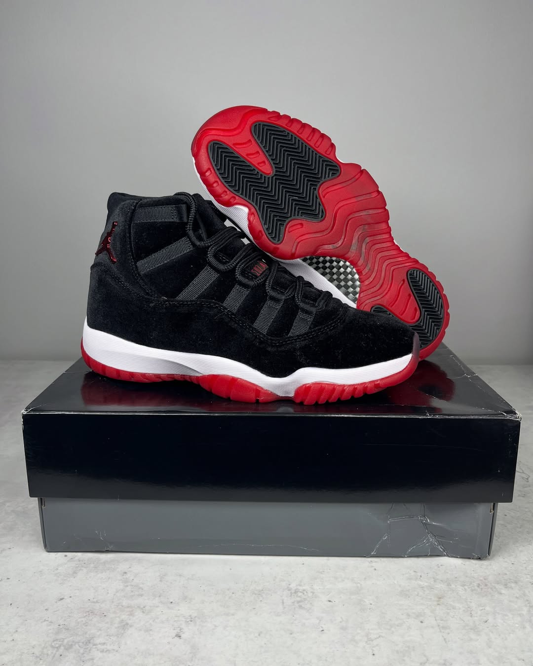 OFERTA LIMITADA - Air Jordan 11 Bred ‘Velvet’
