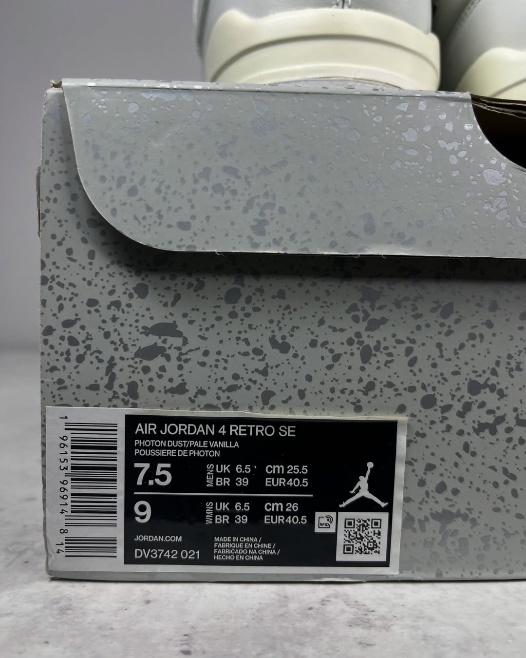 OFERTA LIMITADA - Air Jordan 4 ‘Photon dust’