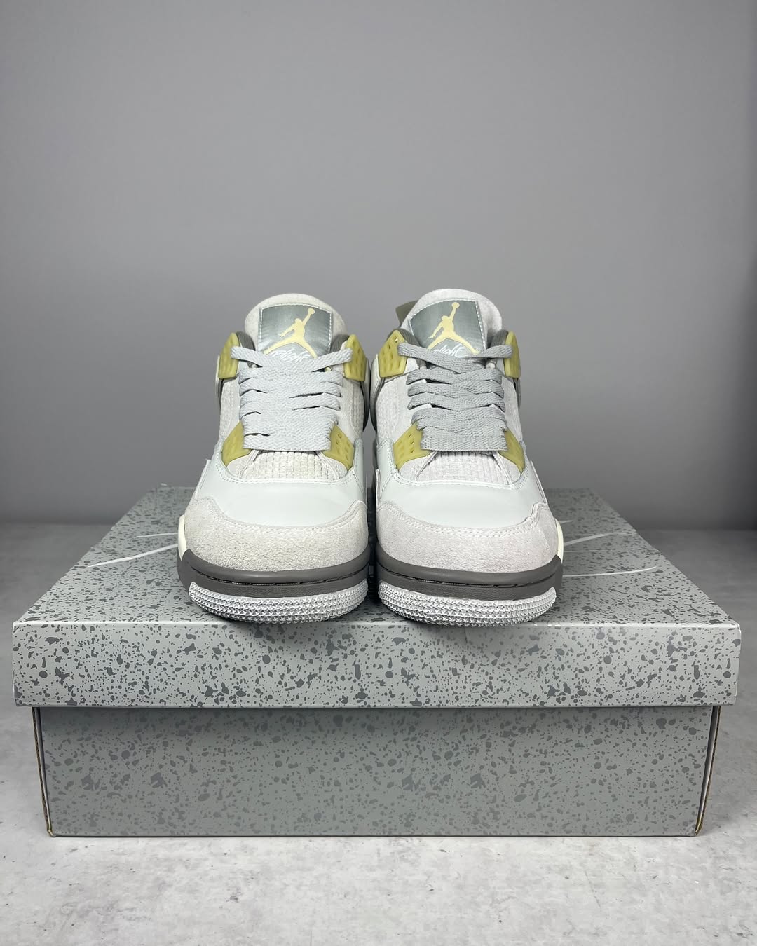 OFERTA LIMITADA - Air Jordan 4 ‘Photon dust’