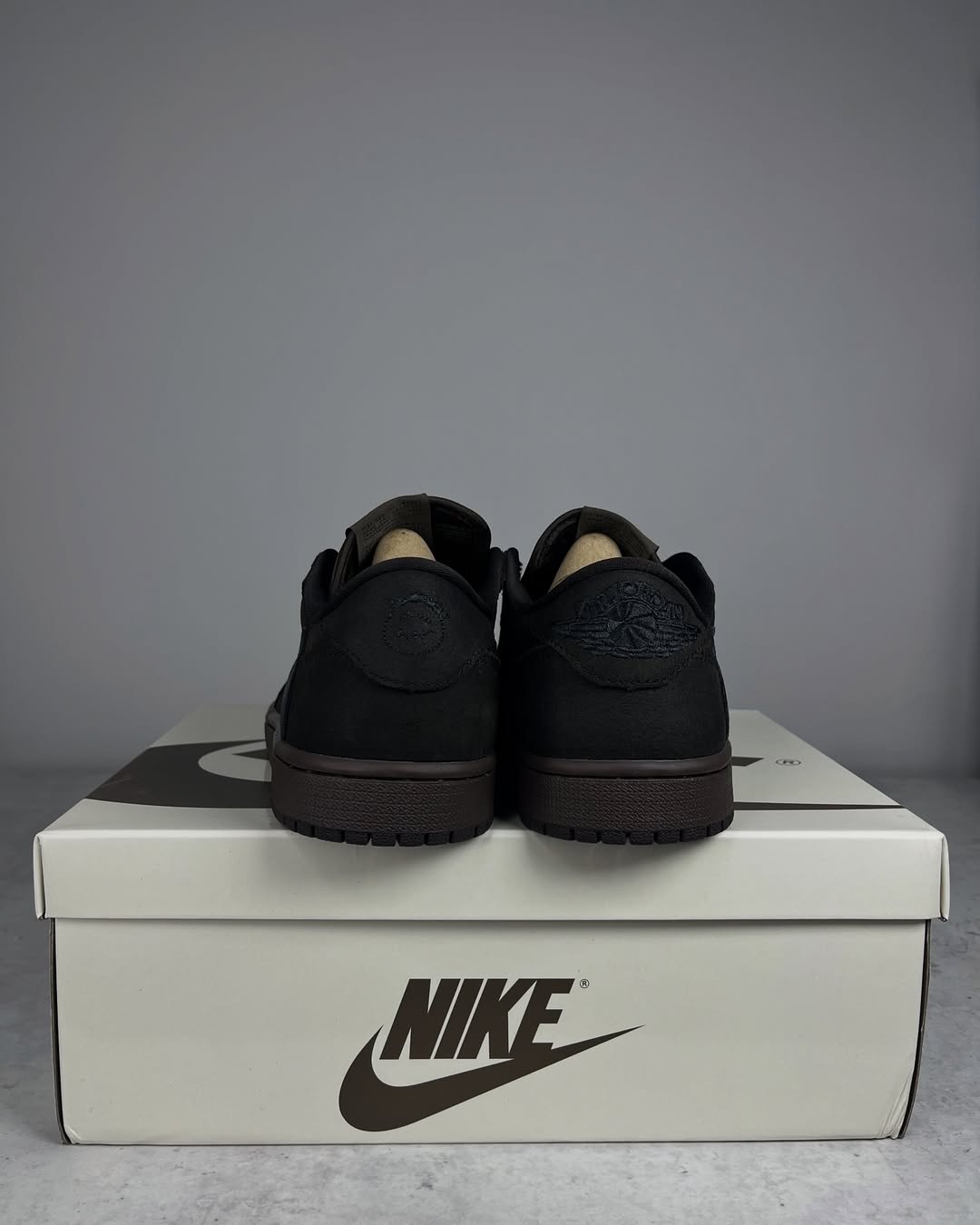 OFERTA LIMITADA - Travis Scott ‘Velvet Brown’