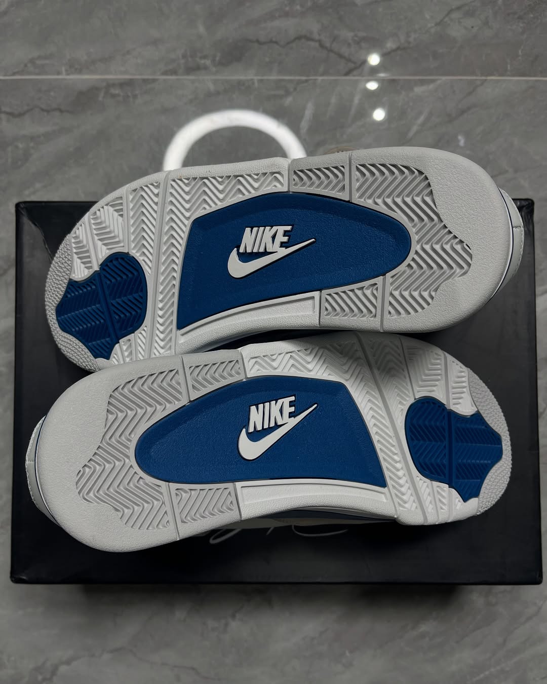 OFERTA LIMITADA - Air Jordan 4 ‘Industrial Blue’