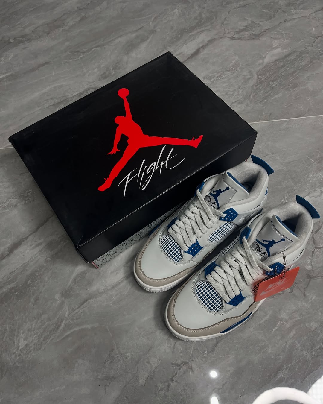 OFERTA LIMITADA - Air Jordan 4 ‘Industrial Blue’