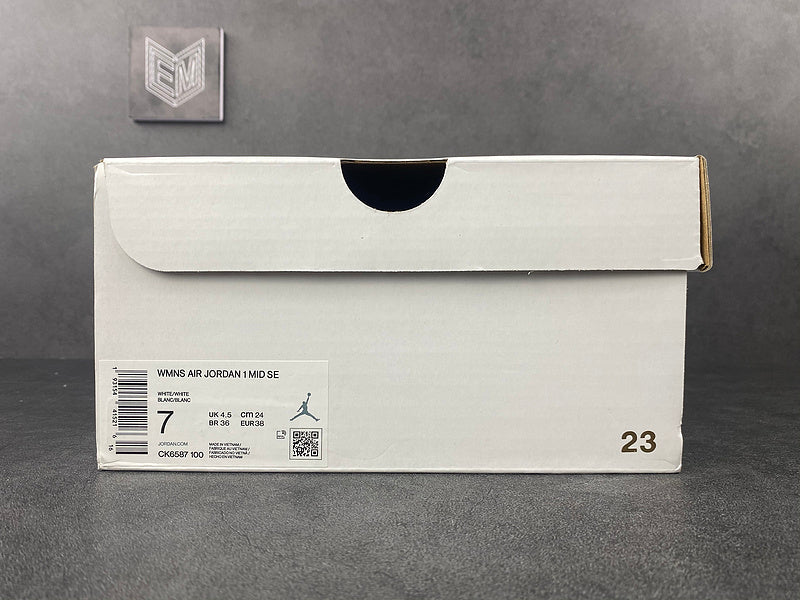 Air Jordan 1 Mid Iridescent Reflective White - DRIP DOS ARTISTAS