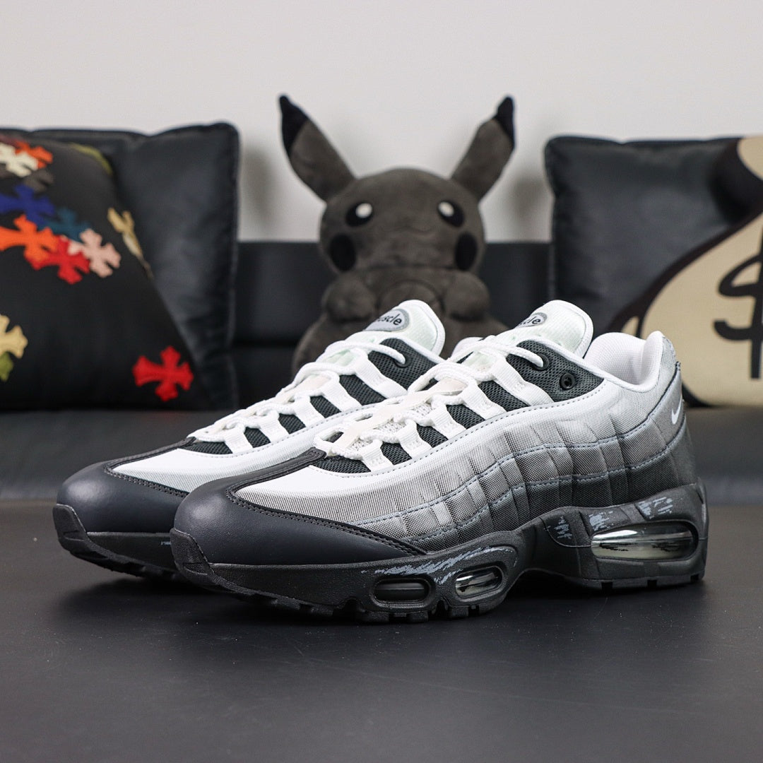 Air max 95 yu-gi-oh! GREY