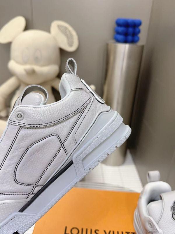 LV skate grey