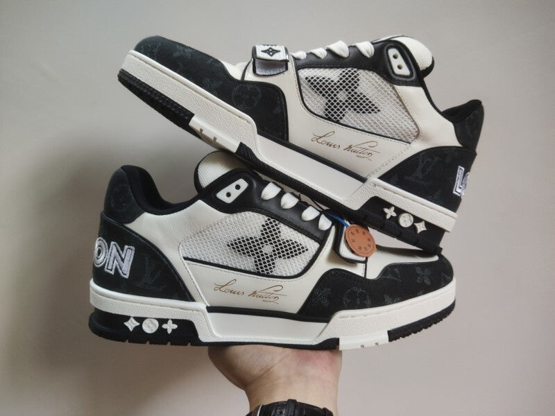 LV Trainer black white