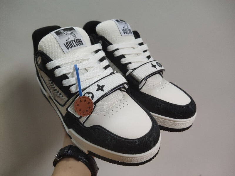 LV Trainer black white