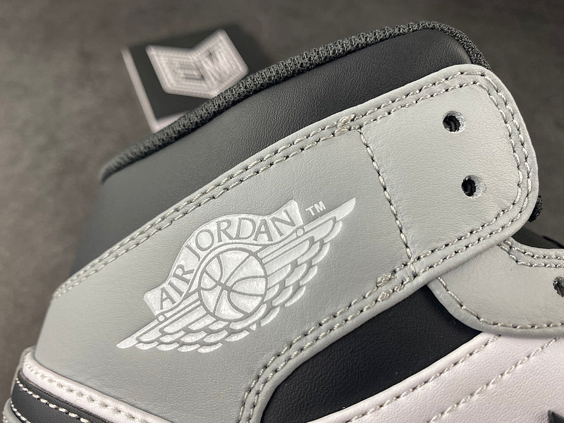 Air Jordan 1 Mid Light Smoke Grey Anthracite - DRIP DOS ARTISTAS