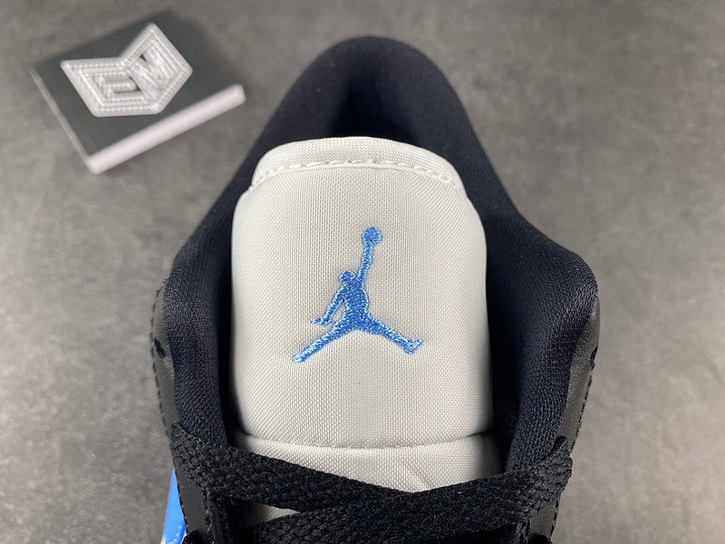 Jordan 1 Low Black University Blue White (W) - DRIP DOS ARTISTAS