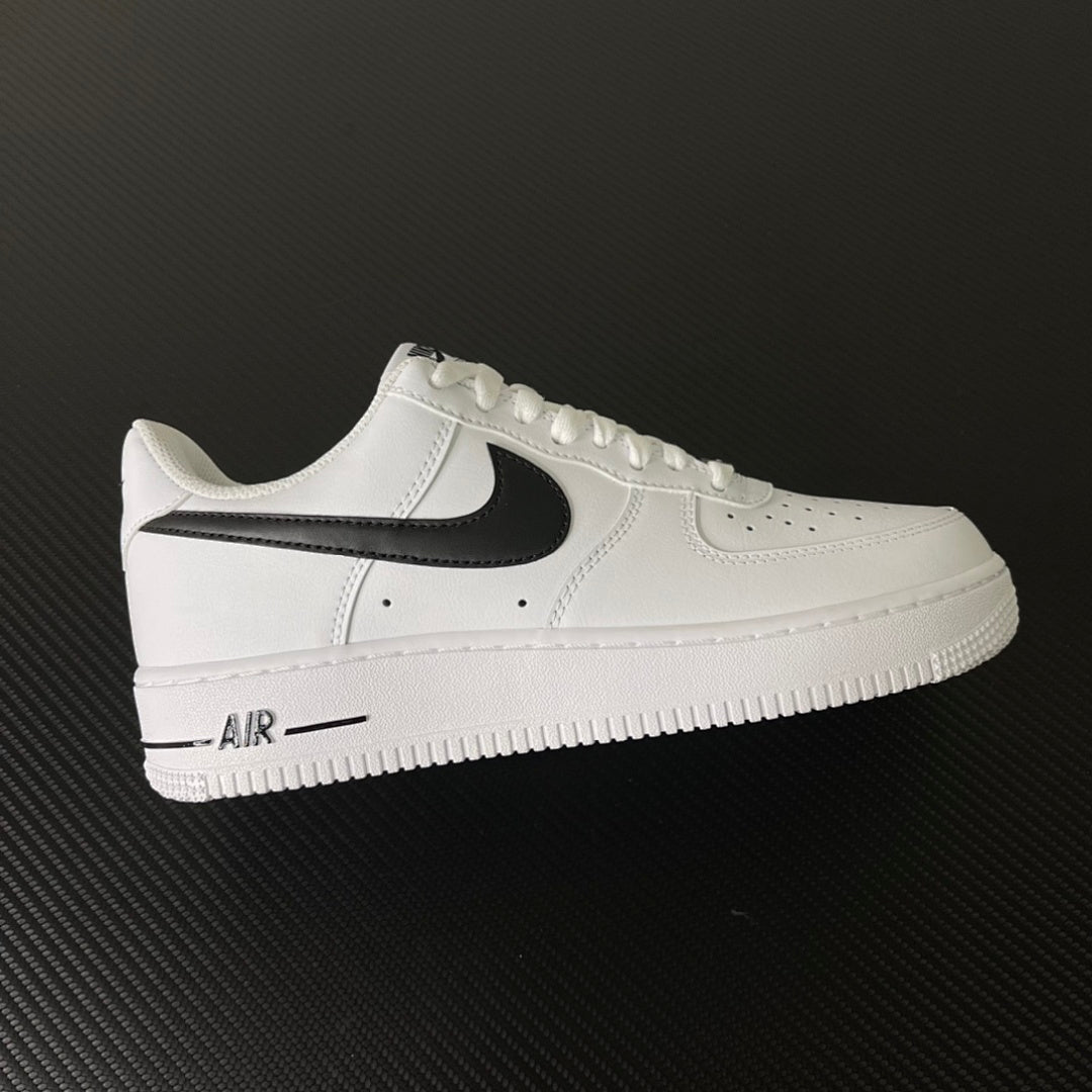 NIKE AIR FORCE 1 BLACK SWOOSH