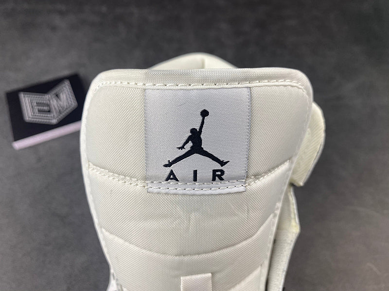Air Jordan 1 Mid Iridescent Reflective White - DRIP DOS ARTISTAS