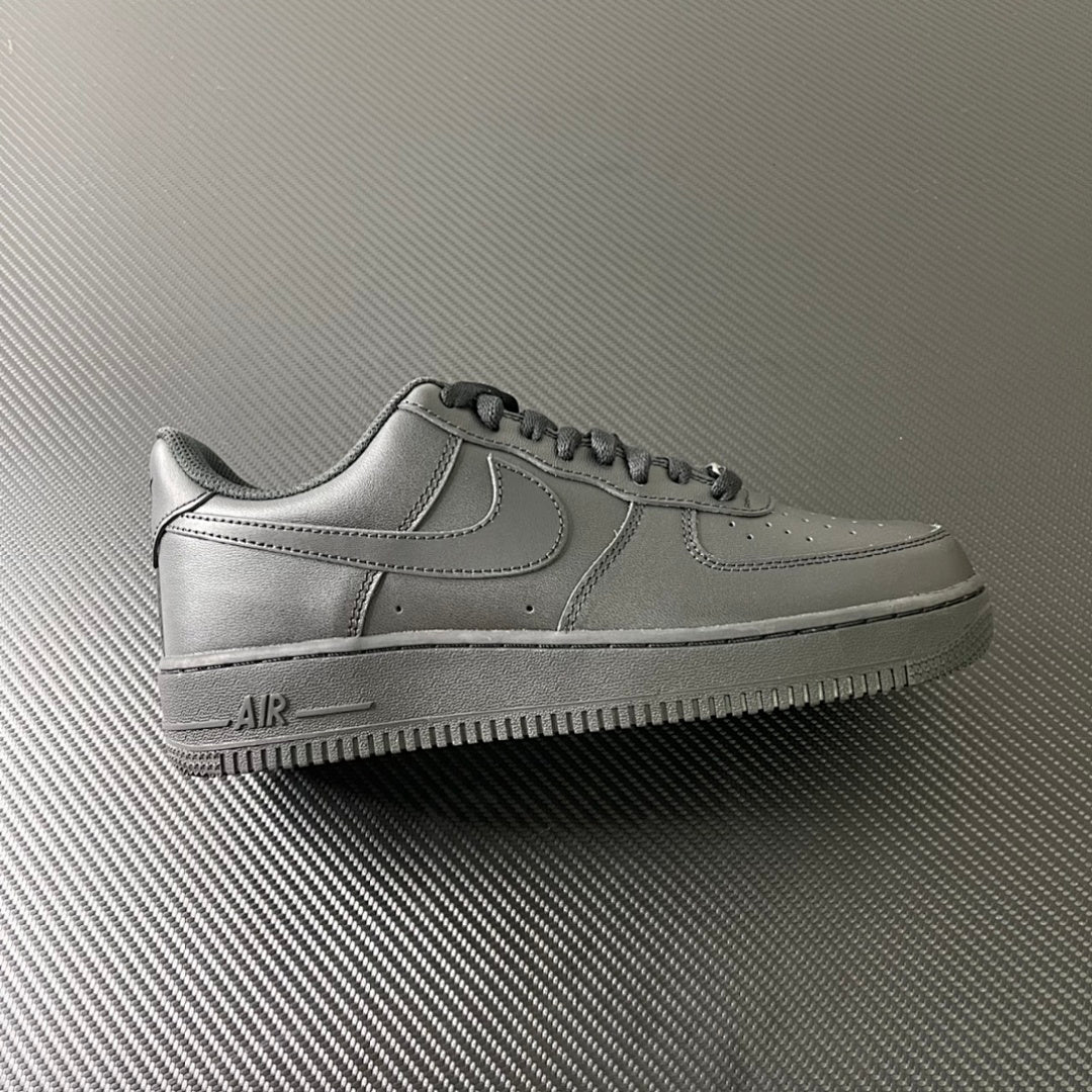 NIKE AIR FORCE 1 TRIPLE BLACK