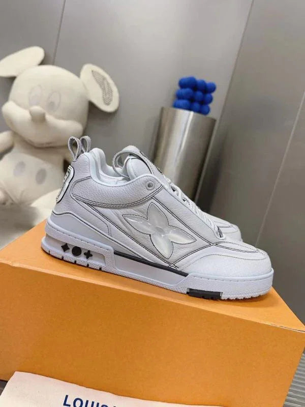 LV skate grey