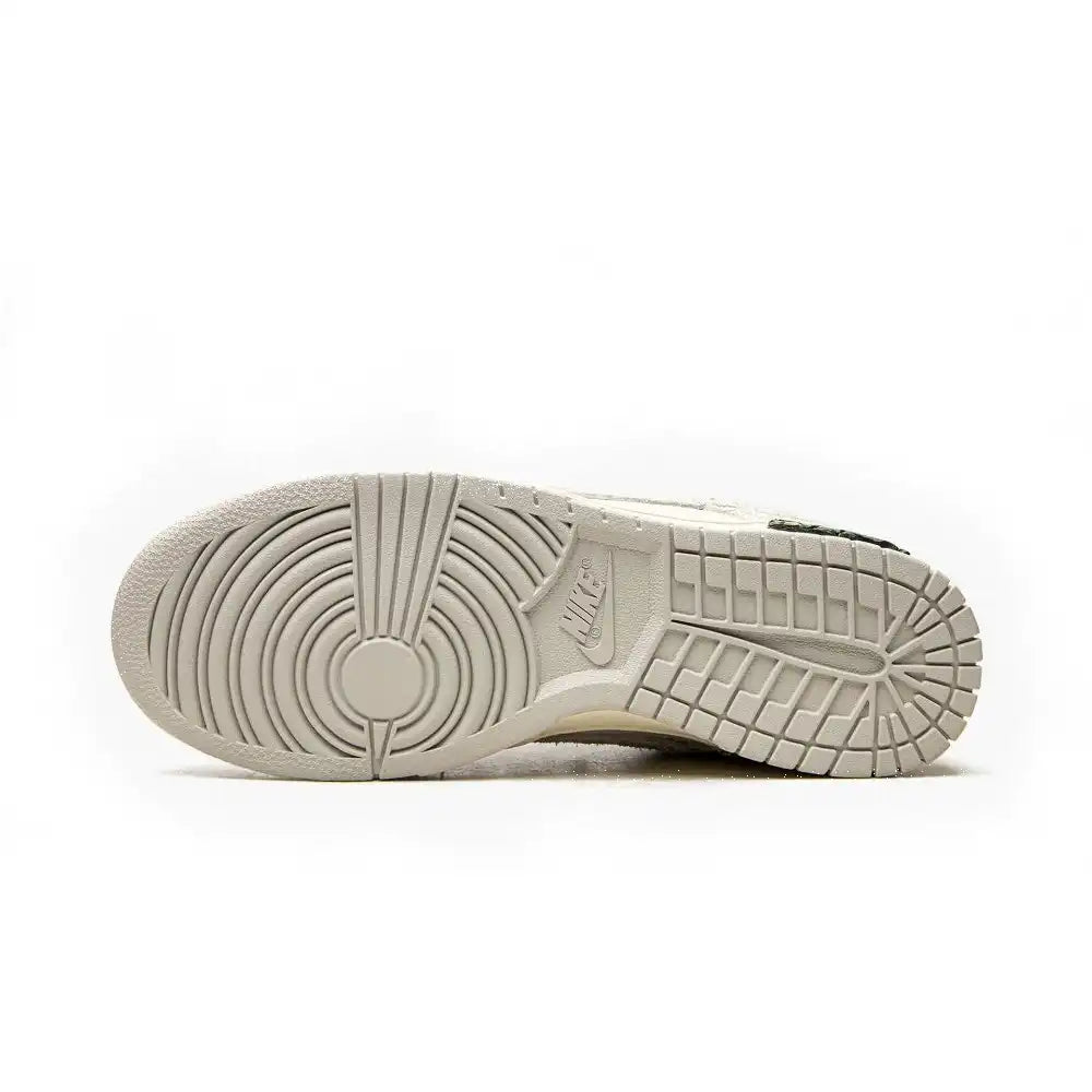 Off-White x Nike Dunk Low Lot 32 of 50 - DRIP DOS ARTISTAS