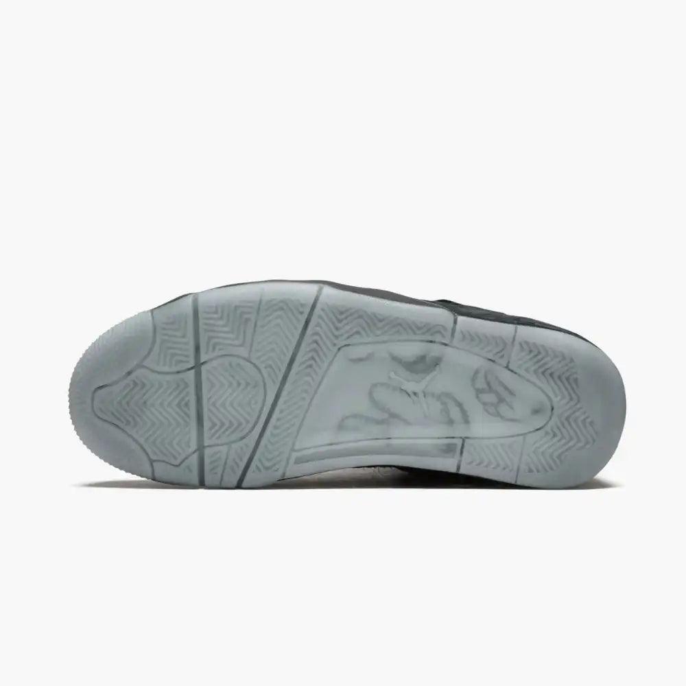 KAWS x Air Jordan 4 Retro Black - DRIP DOS ARTISTAS
