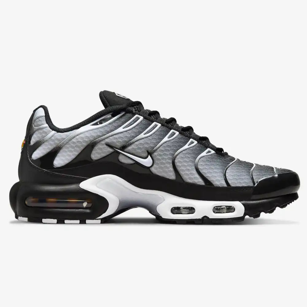 Nike Air Max Plus Black Metallic Silver - DRIP DOS ARTISTAS
