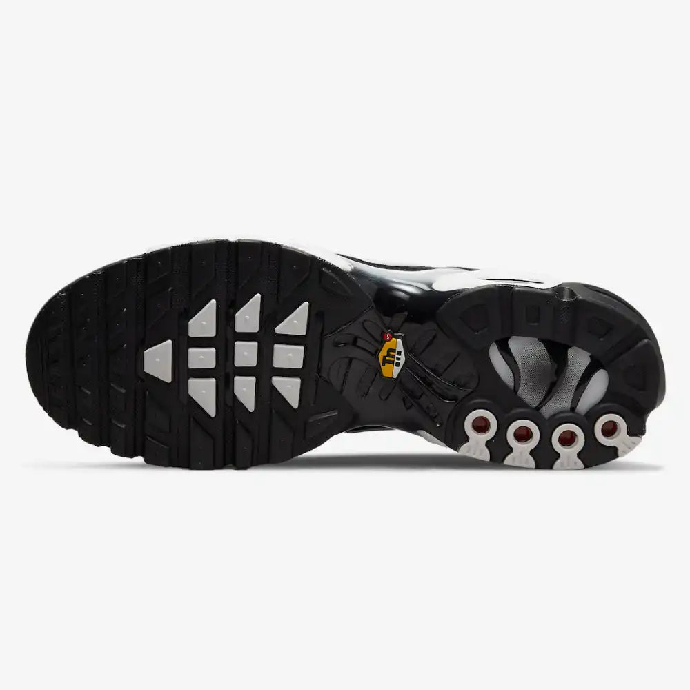 Nike Air Max Plus Black Metallic Silver - DRIP DOS ARTISTAS