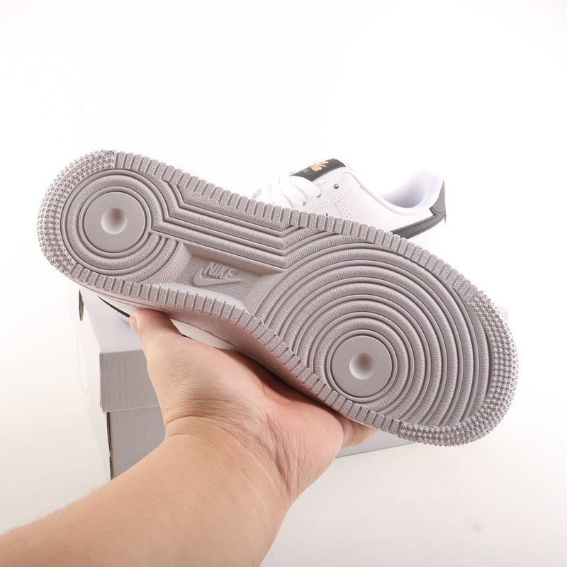 Air Force 1 golden swoosh - DRIP DOS ARTISTAS