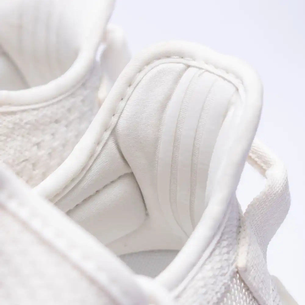 Yeezy Boost 350 V2 Bone - DRIP DOS ARTISTAS 