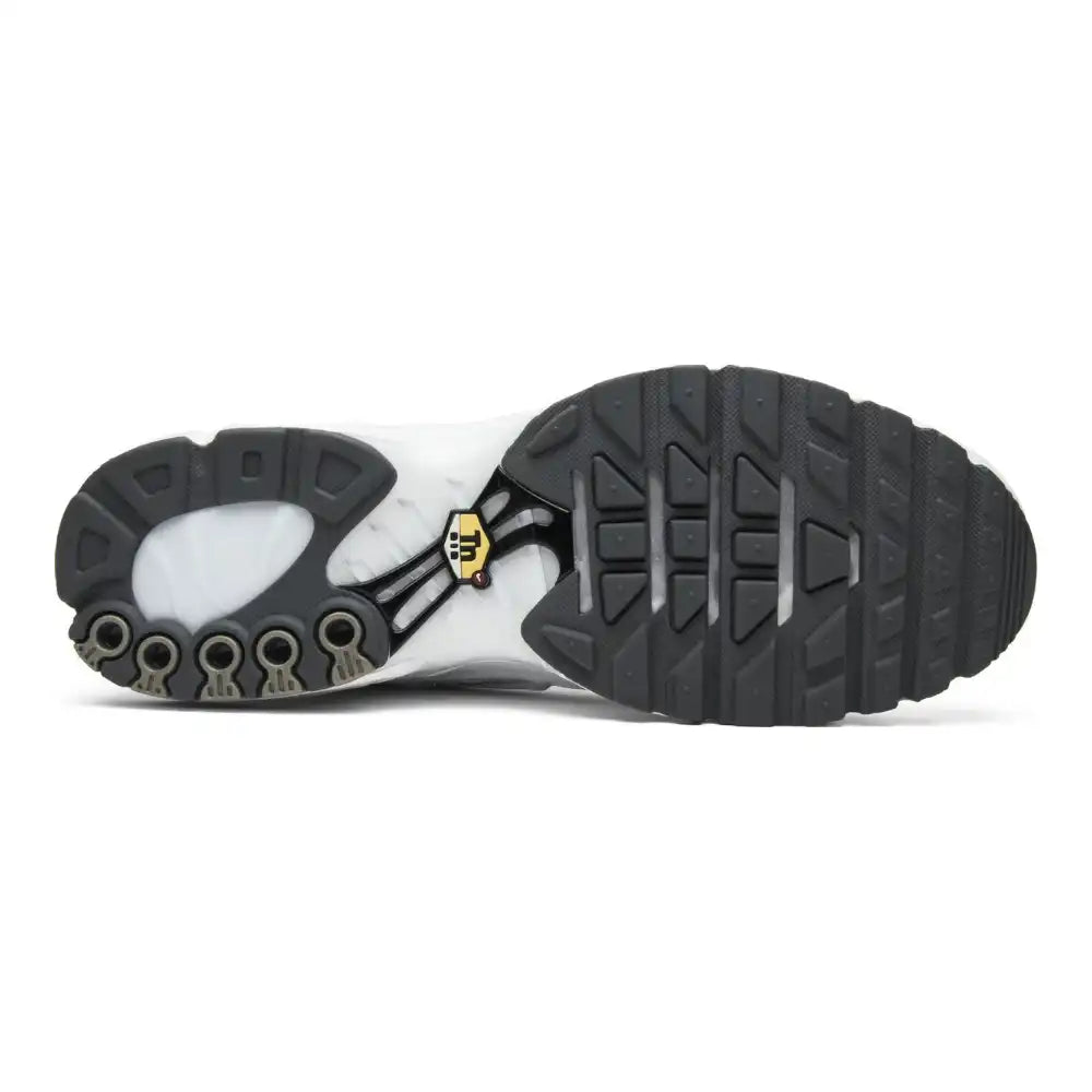 Nike Air Max Plus White - DRIP DOS ARTISTAS 