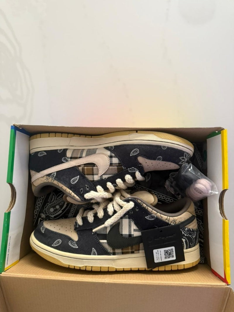 BRINDE - travis scott dunk
