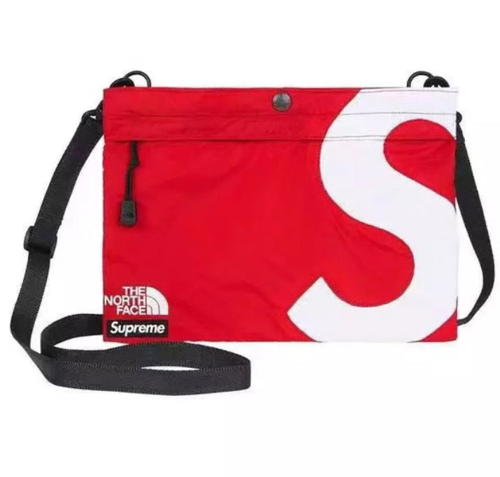 Bolsa Supreme x The North Face