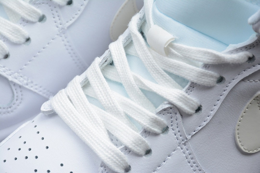 Air Jordan 1 High tripla white