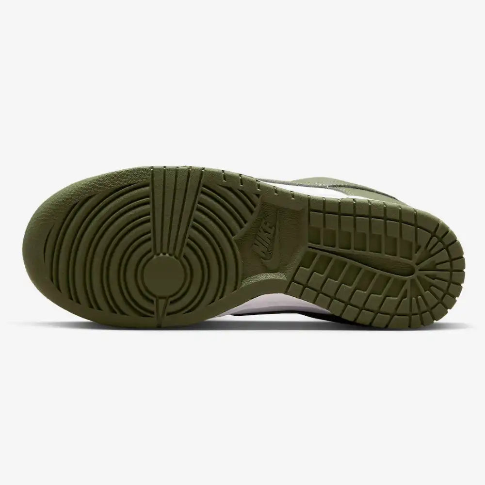 Nike Dunk Low Medium Olive - DRIP DOS ARTISTAS 