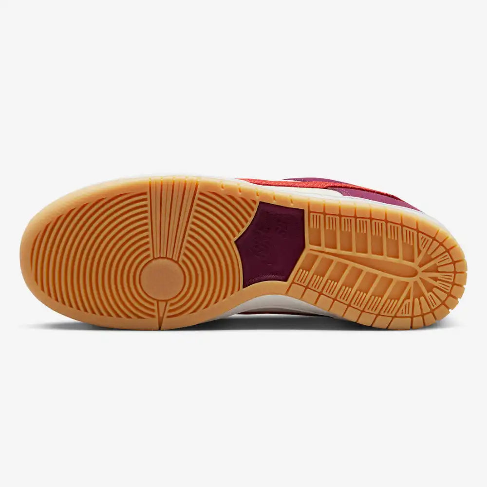 Skate Like a Girl x Nike SB Dunk Low - DRIP DOS ARTISTAS 