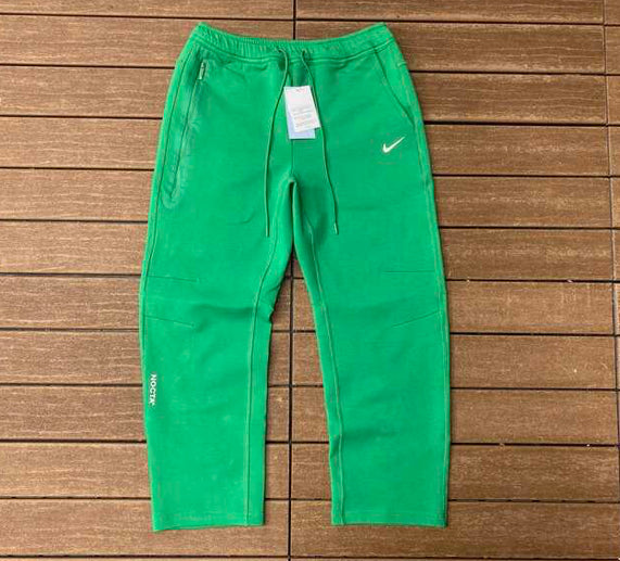Calça Nike x NOCTA Tech Fleece Stadium Green/Sail