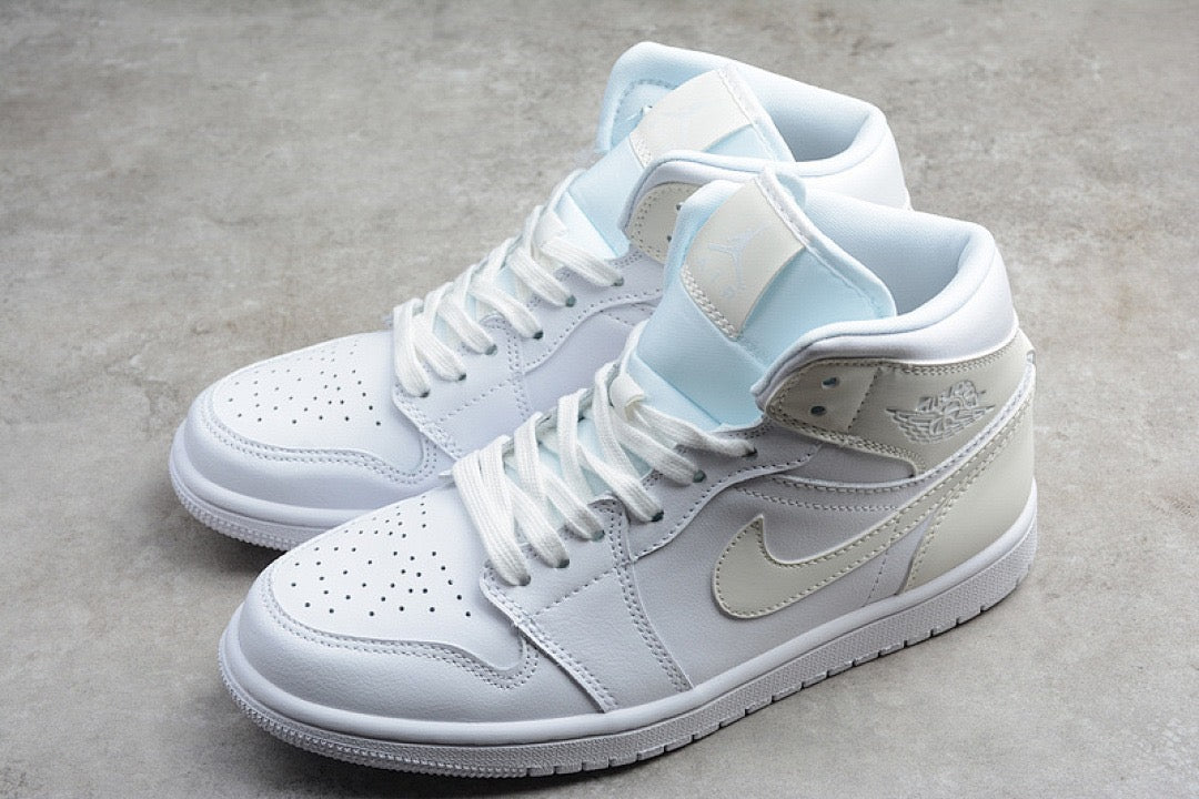 Air Jordan 1 High tripla white