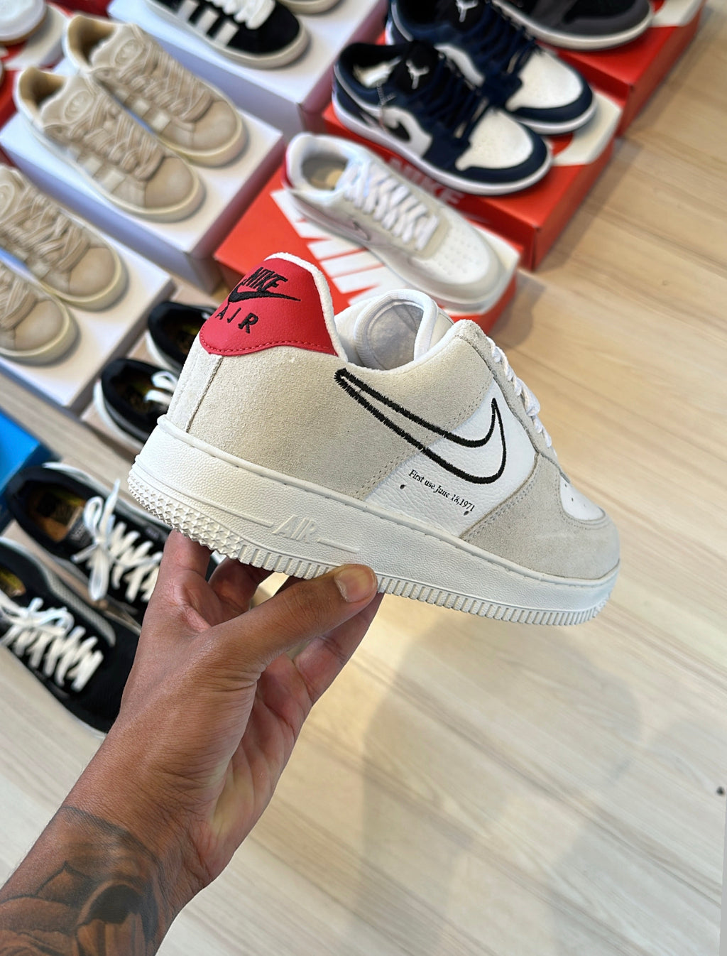 AIR FORCE 1 CAMURÇA VERMELHO