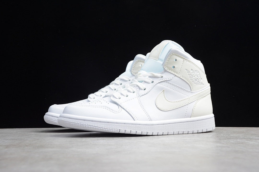 Air Jordan 1 High tripla white