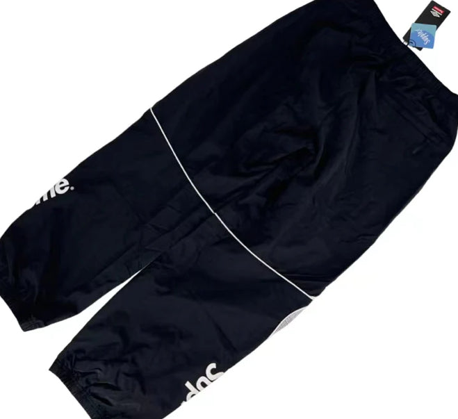 Calça Supreme x Umbro