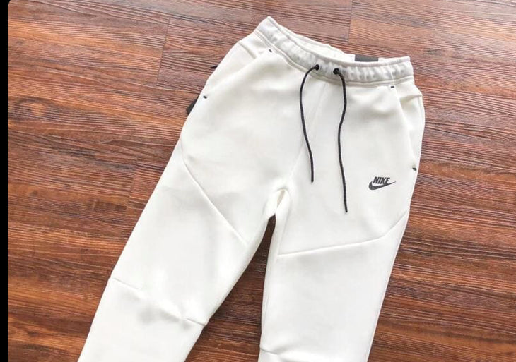 Calça Nike Tech Fleece Branca