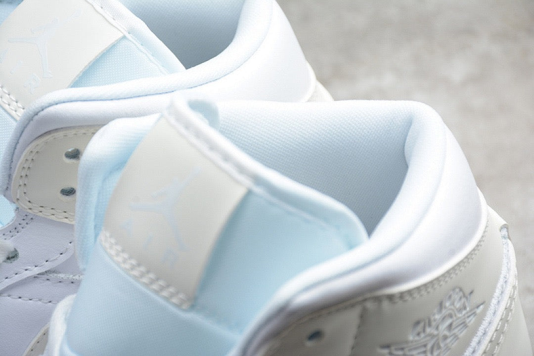 Air Jordan 1 High tripla white