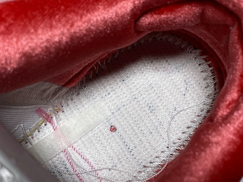 Dunk low strange love