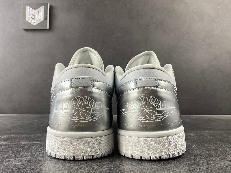 Jordan 1 Low SE Tear Away Silver - DRIP DOS ARTISTAS 