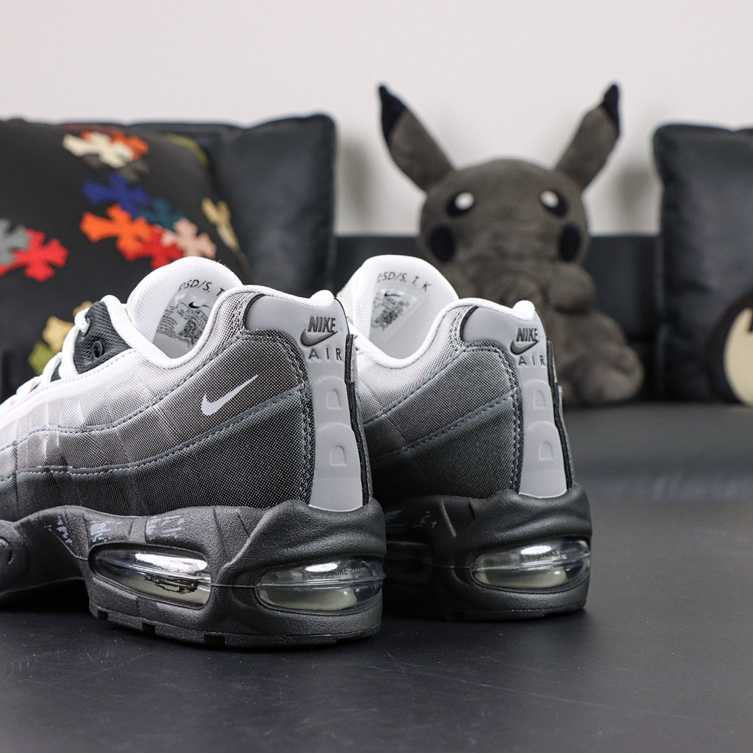 Air max 95 yu-gi-oh! GREY