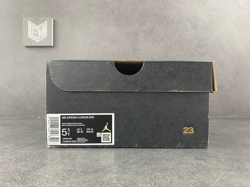 Jordan 1 Low Arctic Punch (GS) - DRIP DOS ARTISTAS 