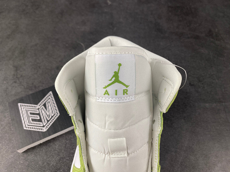 Air Jordan 1 Mid Green Python (W) - DRIP DOS ARTISTAS 